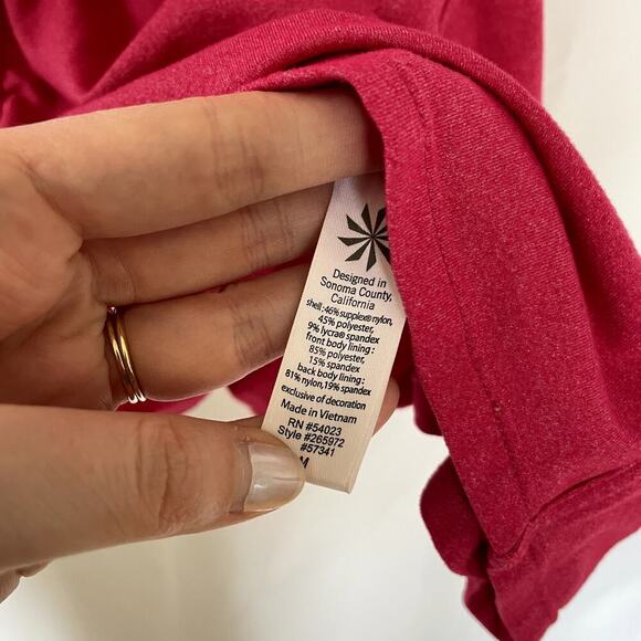 Athleta hot pink racerback tank top workout built in bra women's M barbiecore - Picture 5 of 8